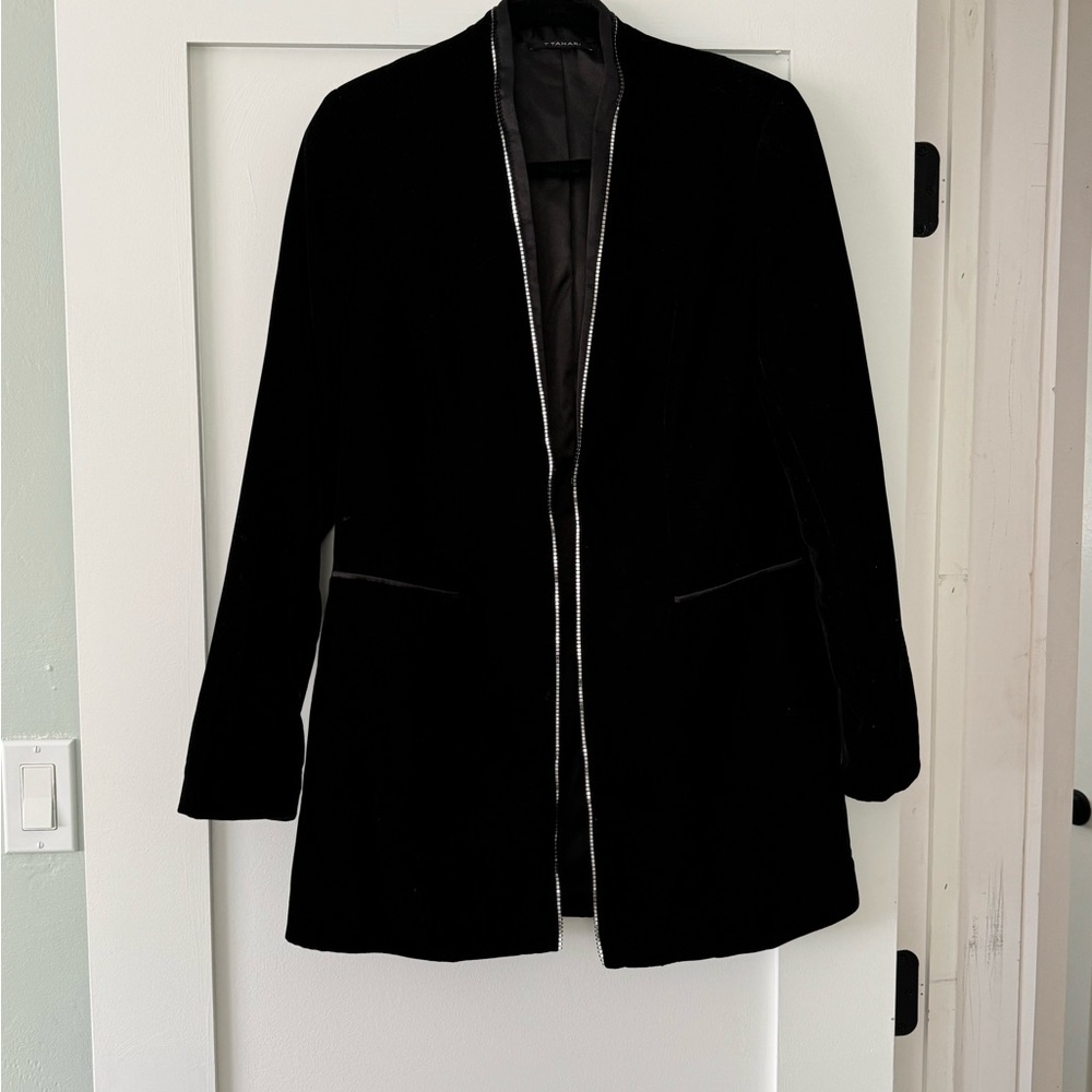 Tahari Black Velvet Blazer Size 8 (oversized)